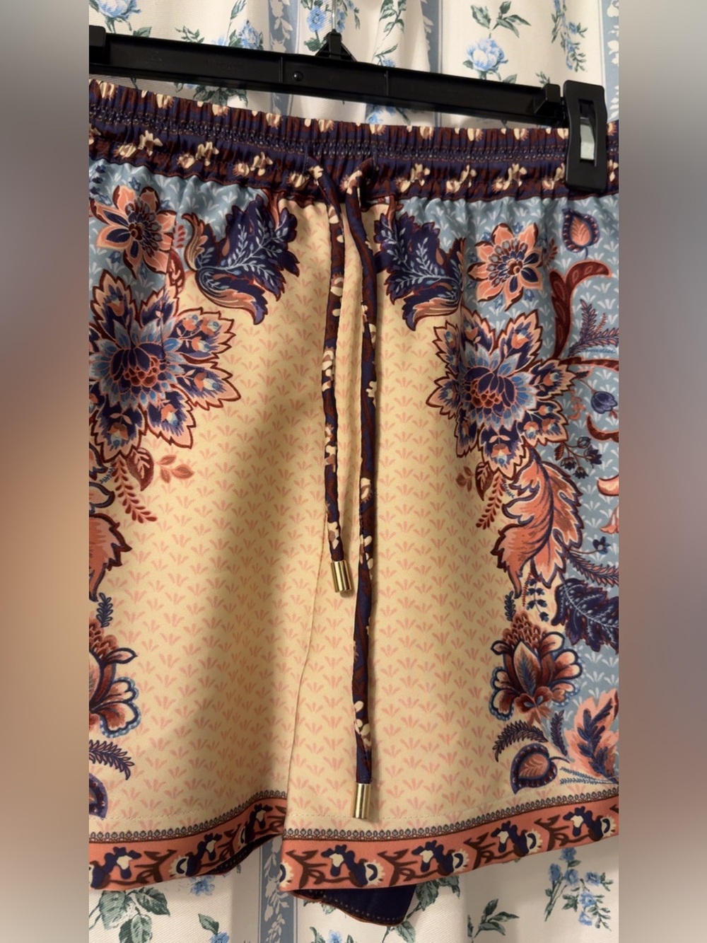 House of Harlow 1960 Women’s Paisley Drawstring Shorts NWOT - Picture 3 of 7